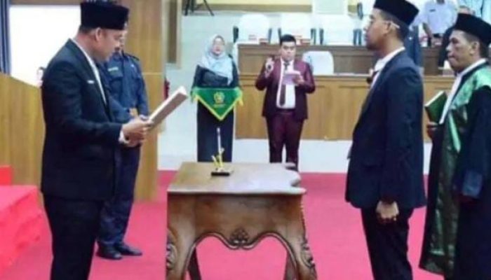 Iwan Susanto Resmi Jadi Dewan Setelah Disumpah PAW pada Rapat Paripurna DPRD