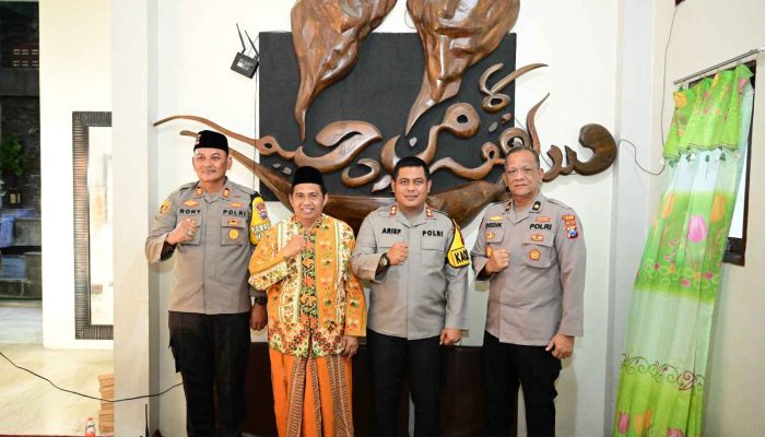 Silaturahmi Kapolres Gresik Jalin Kemitraan bersama Pondok Pesantren Darul Ihsan Menganti