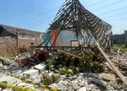 Luluhlantak Sebuah Rumah Diduga Jadi Tempat Pengoplosan Elpiji