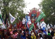 Khofifah Emil Resmi Daftarkan Diri ke KPU Jatim