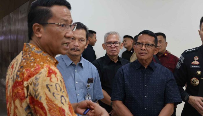 Dampingi Menkumham Tinjau TPI Juanda, Kakanwil Kemenkumham Jatim Komitmen Berikan Pelayanan Imigrasi Terbaik