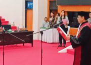 Kepala Pengadilan Negeri Bitung Lantik dan Pandu Sumpah Jabatan Wakil Ketua I DPRD Kota Bitung