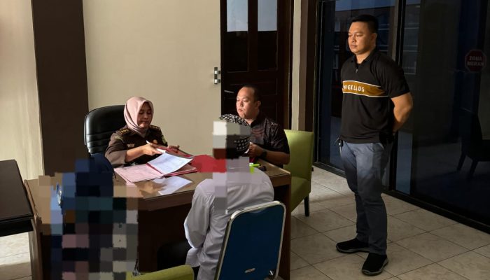 Berkas Perkara Lengkap, Pelaku Pengalihan Jaminan Fidusia Milik Kredit Plus di Serahkan Ke Kejaksaan