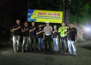 Polisi Pasang Banner Himbauan Rawan Kecelakaan Lalu Lintas di Jalan Raya Trosobo