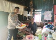 Polres Lampung Utara Berikan Bantuan Beras Kepada Masyarakat di Kecamatan Abung Tengah