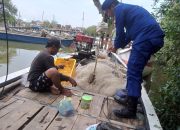 Adanya Potensi Cuaca Ekstrim, Satpolairud Polresta Sidoarjo Patroli Temui Nelayan