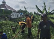 Gotong Royong Bersihkan Aliran Sungai Junwangi Krian