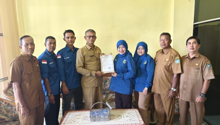 PD IWO Aceh Selatan Terima SK Dari Kesbangpol