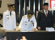 Presiden Prabowo Lantik Dr. Ir. H. Hamartoni Ahadis, M.Si., –  Romli, S.Kom., S.H., M.H., Sebagai Bupati Dan Wakil Bupati Lampung Utara Terpilih Periode 2025-2030 Di Istana Negara