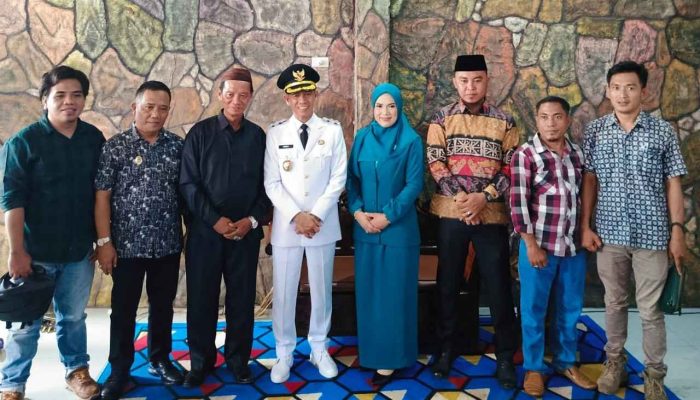 Guru Besar dan Pengurus Sekinci-kinci Lampura Hadiri Acara Syukuran Wabup Romli