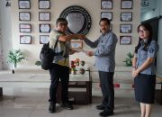 Dukung Tahun Tematik Hak Cipta dan Desain Industri, Kemenkum Sulut Serahkan Surat Pencatatan Ciptaan
