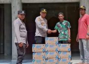 Sederhana Namun Bermakna, Kapolsek Pantee Bidari Serahkan Air Mineral ke Sejumlah Mesjid