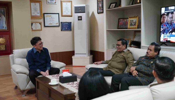 Bahas Program Unggulan, Kakanwil Kemenkum Sulut Sinergi bersama Walikota Manado
