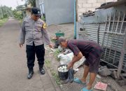 Dekat dengan Warga, Bhabinkamtibmas Kragan Sambangi Peternakan Bebek Petelur Dukung Ketahanan Pangan Polresta Sidoarjo