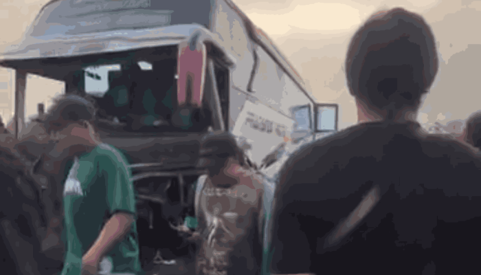 Away Jakarta Rombongan Bus Bonek Surabaya Terlibat Kecelakaan