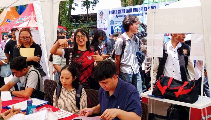 Pencari Kerja Membludak di Job Fair 2025 Disnaker Kota Bitung