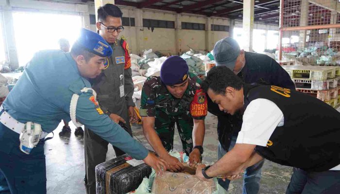 Satgaspam TNI AL Bandara Juanda Gagalkan Pengiriman Rokok Non Cukai senilai 1 Milyar