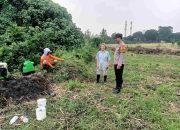 Bhabinkamtibmas Kelurahan Sepanjang Aiptu Mujiono Sambangi Petani Desa Binaan, Dukung Program Astacita dan Ketahanan Pangan Polresta Sidoarjo