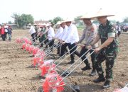 Imigrasi Surabaya dan Polresta Sidoarjo Kolaborasi Dukung Ketahanan Pangan Melalui Semarak Tanam Jagung