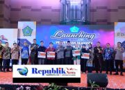 Pemkab Sidoarjo Serahkan Beasiswa Pendidikan Bagi 2.007 Mahasiswa
