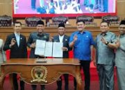 DPRD Gelar Rapat Paripurna Penandatanganan MoU dan Penetapan Raperda Tahun Anggaran 2025