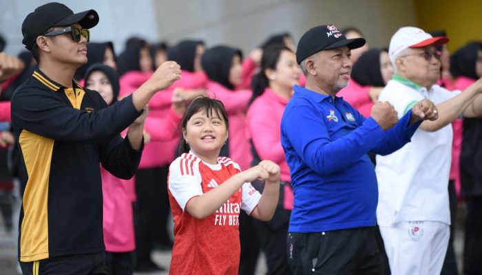 Olahraga Bersama di Stadion Gejos Meriahkan Hari Bhayangkara ke-79 Polres Gresik: Perkuat Sinergi dan Kebersamaan