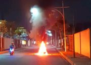 Konvoi Pesilat, Motor Vario Dibakar di Deltasari