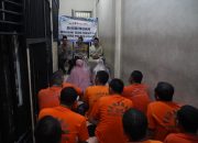 Perkuat Keimanan, Polres Gresik Berikan Dorongan Spiritual kepada Penghuni Tahanan