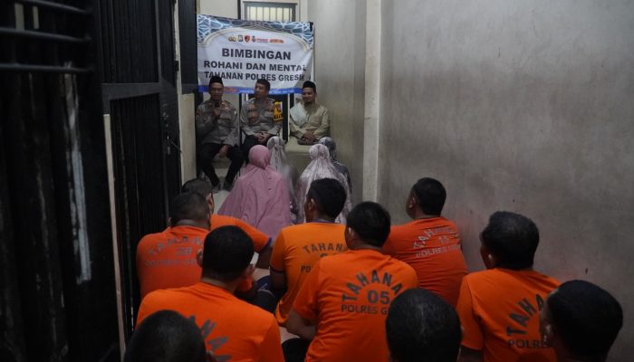Perkuat Keimanan, Polres Gresik Berikan Dorongan Spiritual kepada Penghuni Tahanan