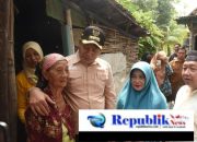 Bupati Subandi Tinjau dan Bantu Rehab Rumah Dua Warga Kurang Mampu di Tarik