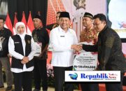 Masyarakat Sidoarjo Terima Bansos Pemprov Jatim Senilai Rp 4,9 Miliar