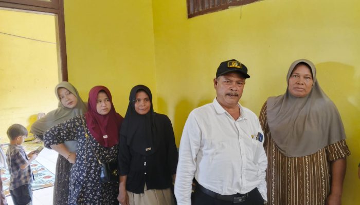 Masyarakat Panton Rayeuk T Datangi Kantor Camat Banda Alam, Anggota DPRK Tarmizi dan Zulmi Tampung Aspirasi