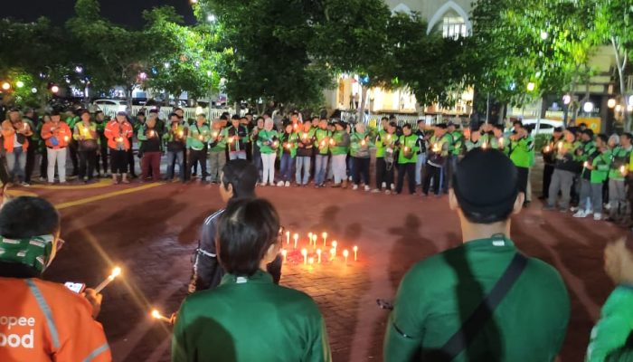 Polisi dan Ojol di Sidoarjo Gelar Aksi Solidaritas untuk Affan Kurniawan