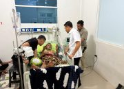Demi Rakyat T. Zainal Masih menjenguk Warganya yang sedang di Landa Sakit Walau Malam Sudah Larut