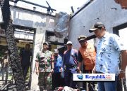 Bupati Bakal Perbaiki Rumah Warganya Yang Terbakar