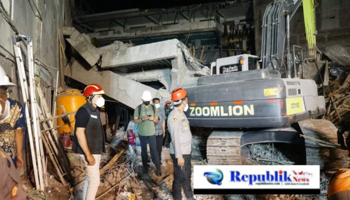 Bupati Terus Pantau Pencarian Korban Runtuhnya Bangunan Mushola Ponpes Al Khoziny