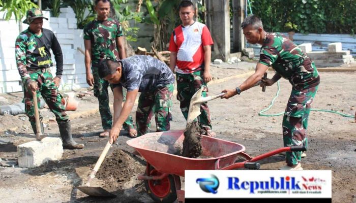 Wujudkan Fasilitas Olahraga Nyaman, Satgas TMMD Kodim 0816/Sidoarjo Bangun Lapangan Voli
