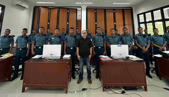 Satdik 4 Kodiklatal Likupang Gelar Pelatihan Literasi Digital dan Hukum Media Sosial Bagi Siswa