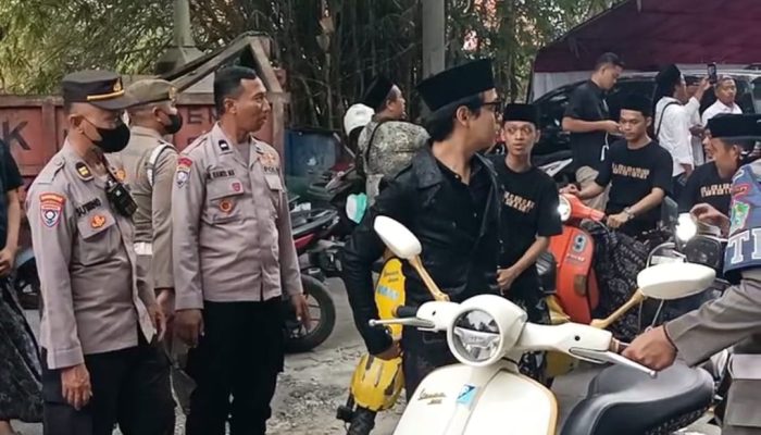 Aksi Sosial Komunitas Scooter di Ponpes Al Ghozini, Polsek Buduran Hadir Wujudkan Kamtibmas Kondusif