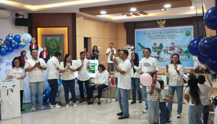 Suasana Penuh Haru Iringi  Pengantar Alih Tugas  Ketua, Wakil dan Hakim PN Bitung 
