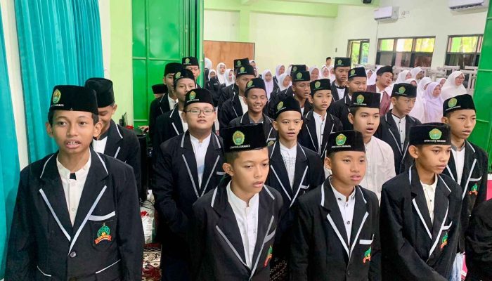 MTsN 3 KOTA SURABAYA PERINGATI HARI SANTRI DAN MILAD MAHAD