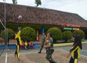 Satgas TMMD Desa Kembangan Jadikan Siswa SD Sahabat TNI Lewat Permainan Bola Voli