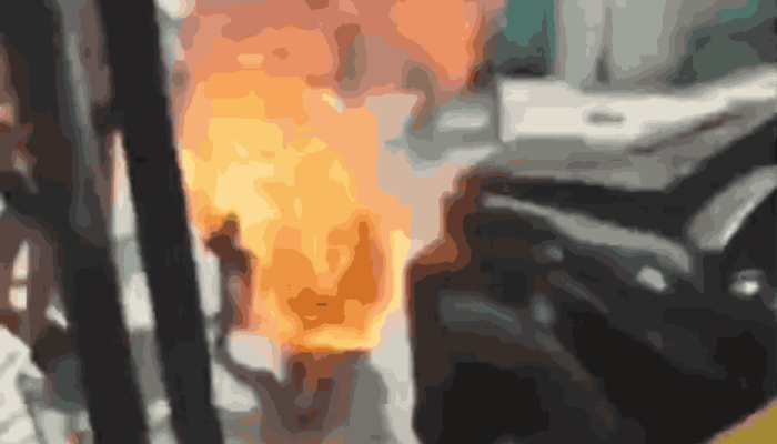 Pelaku Curanmor Dibakar Massa di Jojoran Gang 3