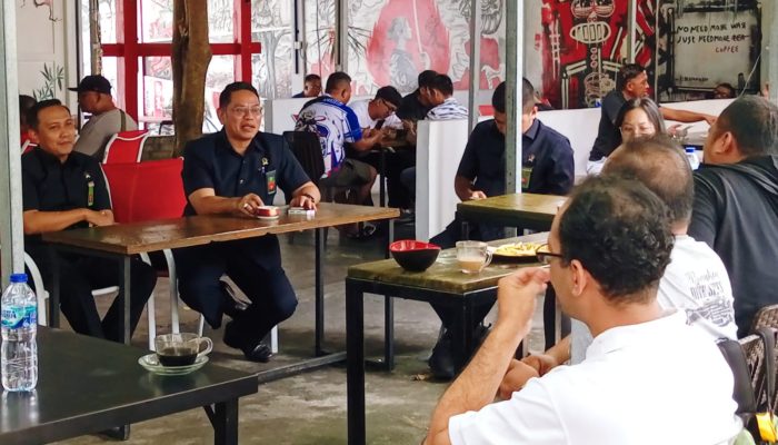 Jadi Ketua PN Salatiga, Johanis Dairo Malo S.H., M.H. Ajak Ngopi Bareng Wartawan Biro Bitung
