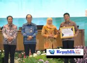 Sidoarjo Terima Piagam Penghargaan TP2DD dengan Realisasi Kartu Kredit Indonesia Tertinggi 2025