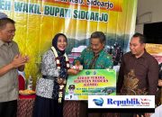 Wabup Sidoarjo Serahkan Bantuan Alsintan kepada Petani Desa Tarik