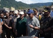 Wagub Aceh dan Mendagri Turun Langsung Serahkan Bantuan untuk Korban Banjir
