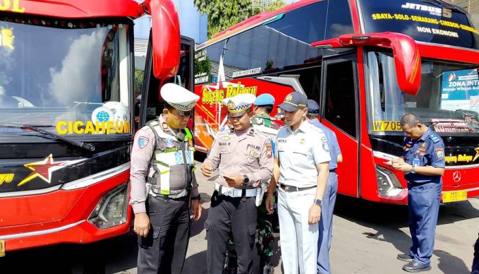 Pastikan Keselamatan Penumpang, Polres Magetan Gelar Ramp Check Bus di Terminal Maospati dalam Ops Keselamatan Semeru 2026
