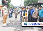 Bupati Sidoarjo terus keliling memastikan Perbaikan Jalan Berjalan maksimal