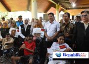 Gubernur Jatim Salurkan Bansos Rp3,016 Miliar di Sidoarjo